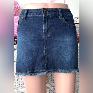 Vintage Y2K L.E.I. denim Low rise mini skirt Cotton Fringed in blue wash Size 9